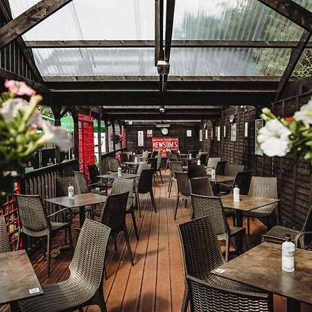 Muskerry Arms Bar And B&B Blarney Esterno foto