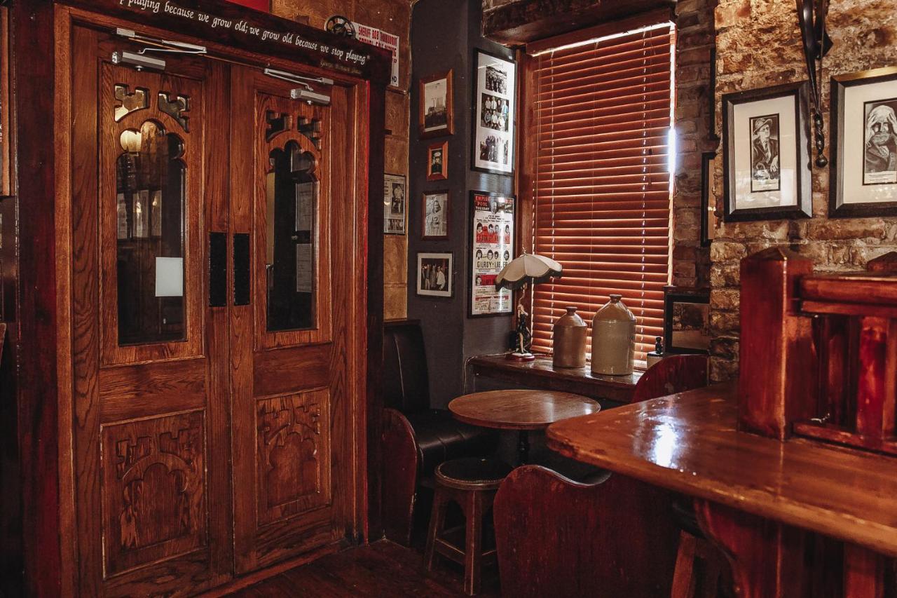 Muskerry Arms Bar And B&B Blarney Esterno foto