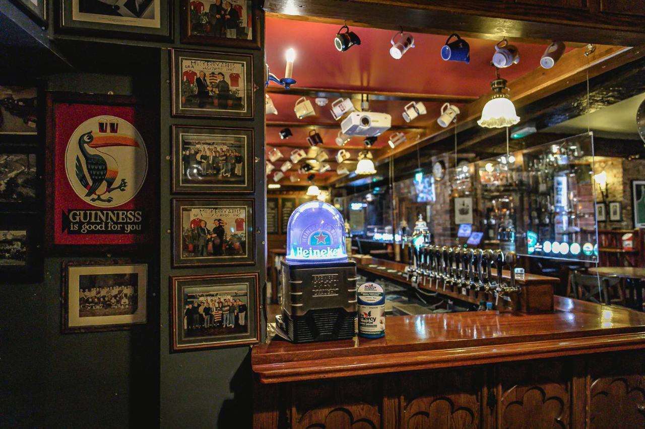 Muskerry Arms Bar And B&B Blarney Esterno foto