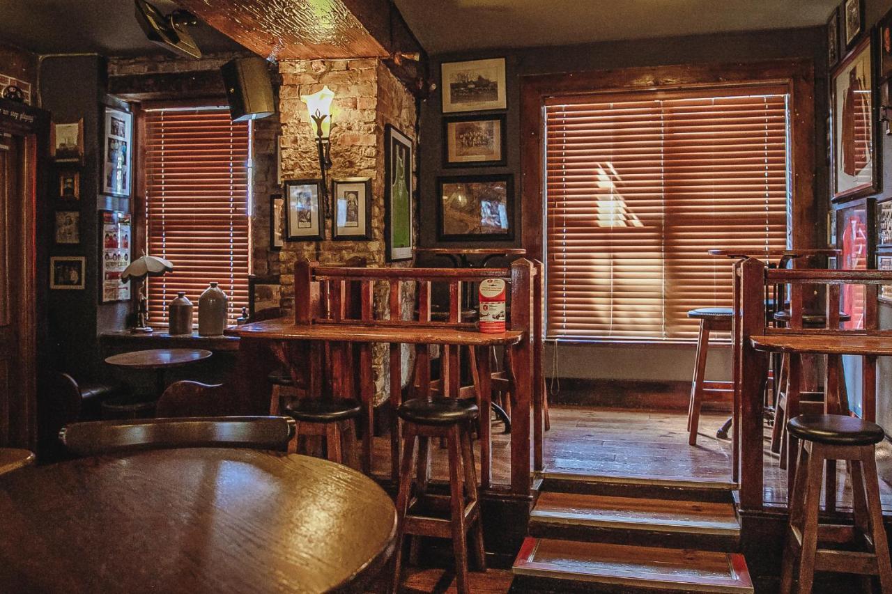 Muskerry Arms Bar And B&B Blarney Esterno foto