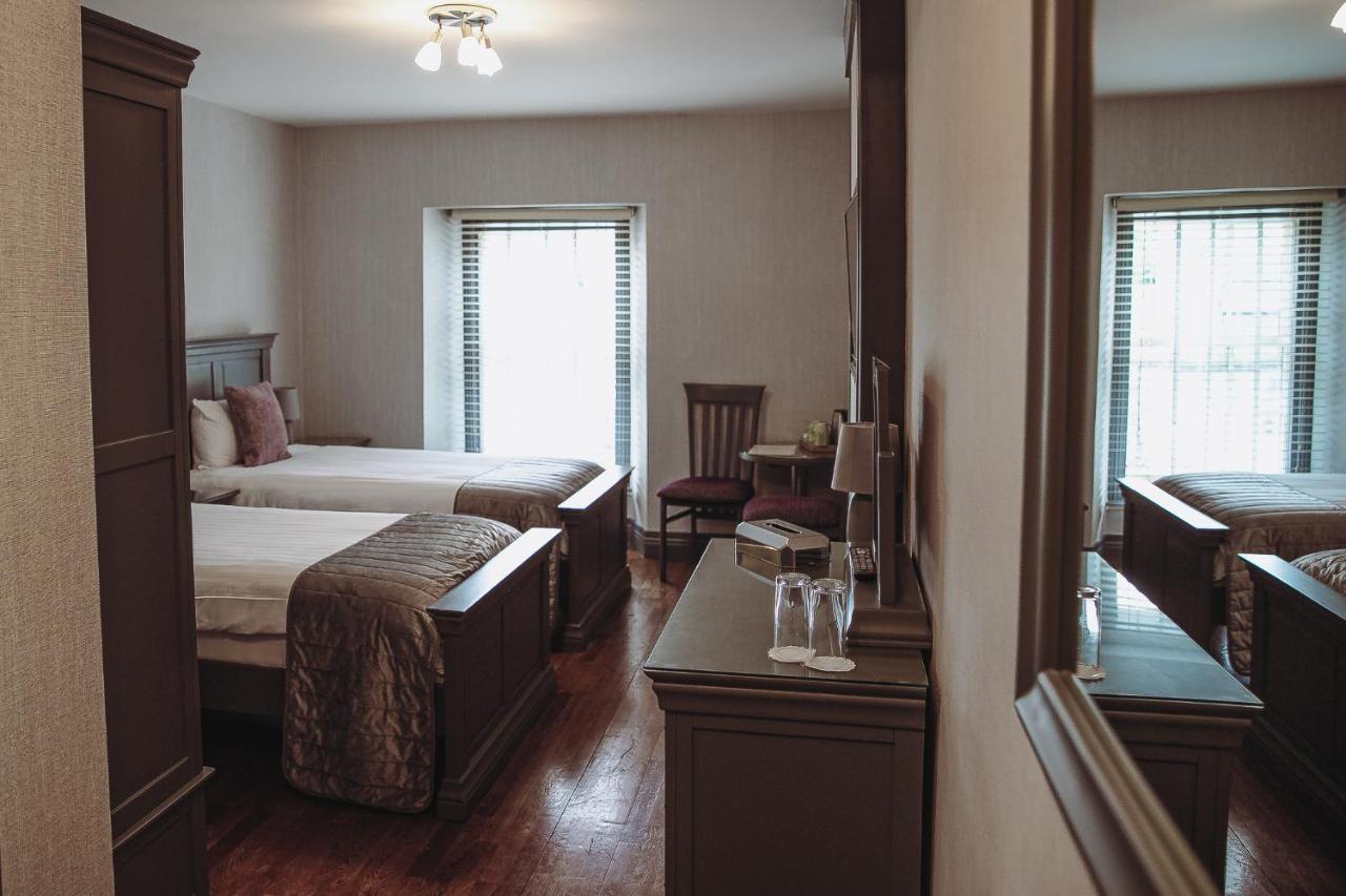Muskerry Arms Bar And B&B Blarney Esterno foto