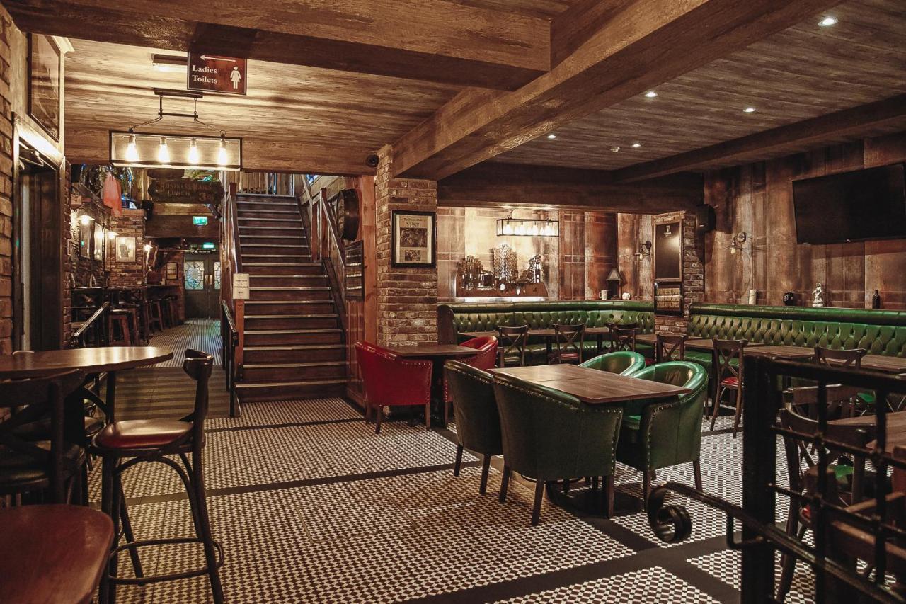 Muskerry Arms Bar And B&B Blarney Esterno foto