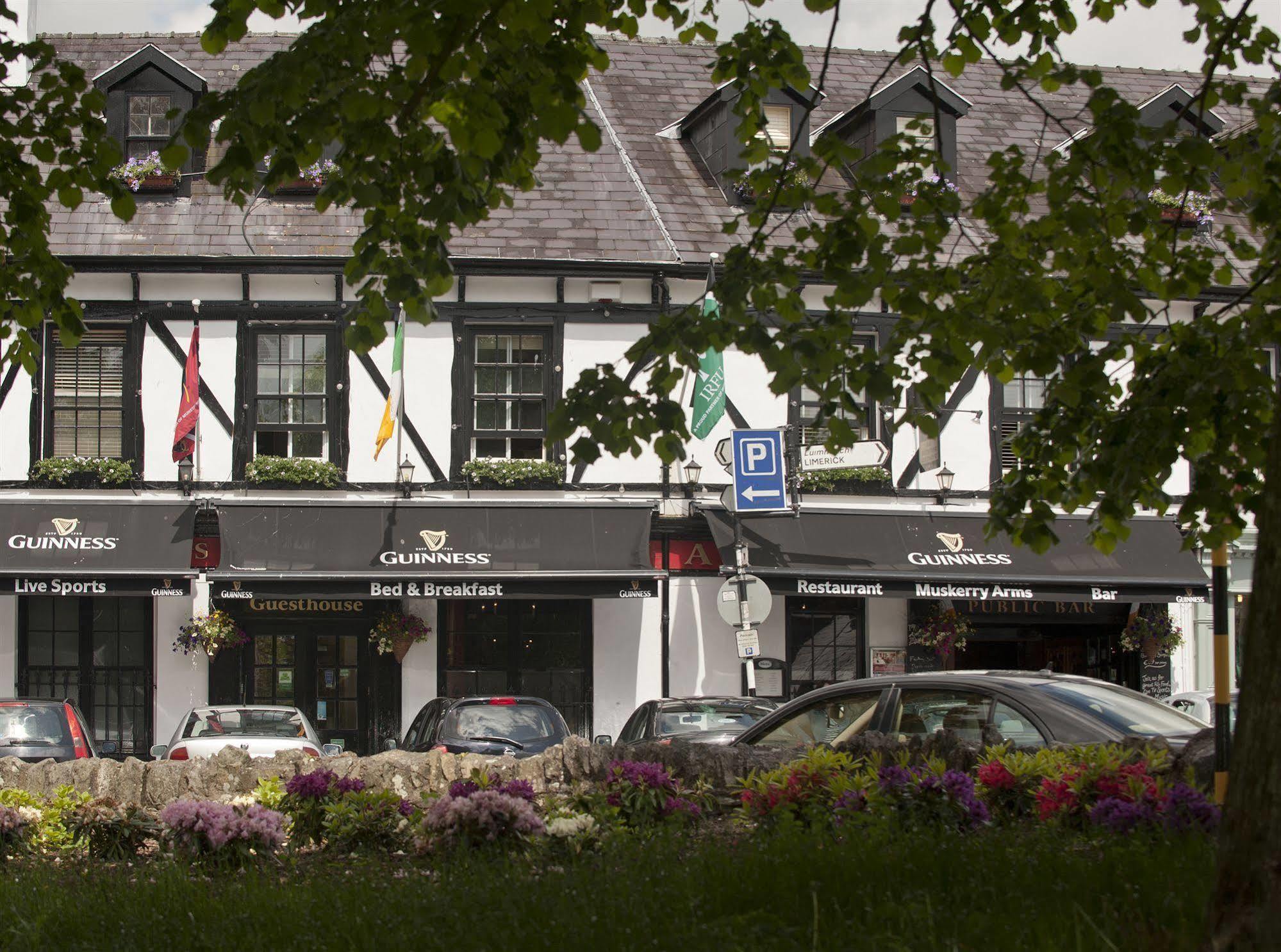 Muskerry Arms Bar And B&B Blarney Esterno foto