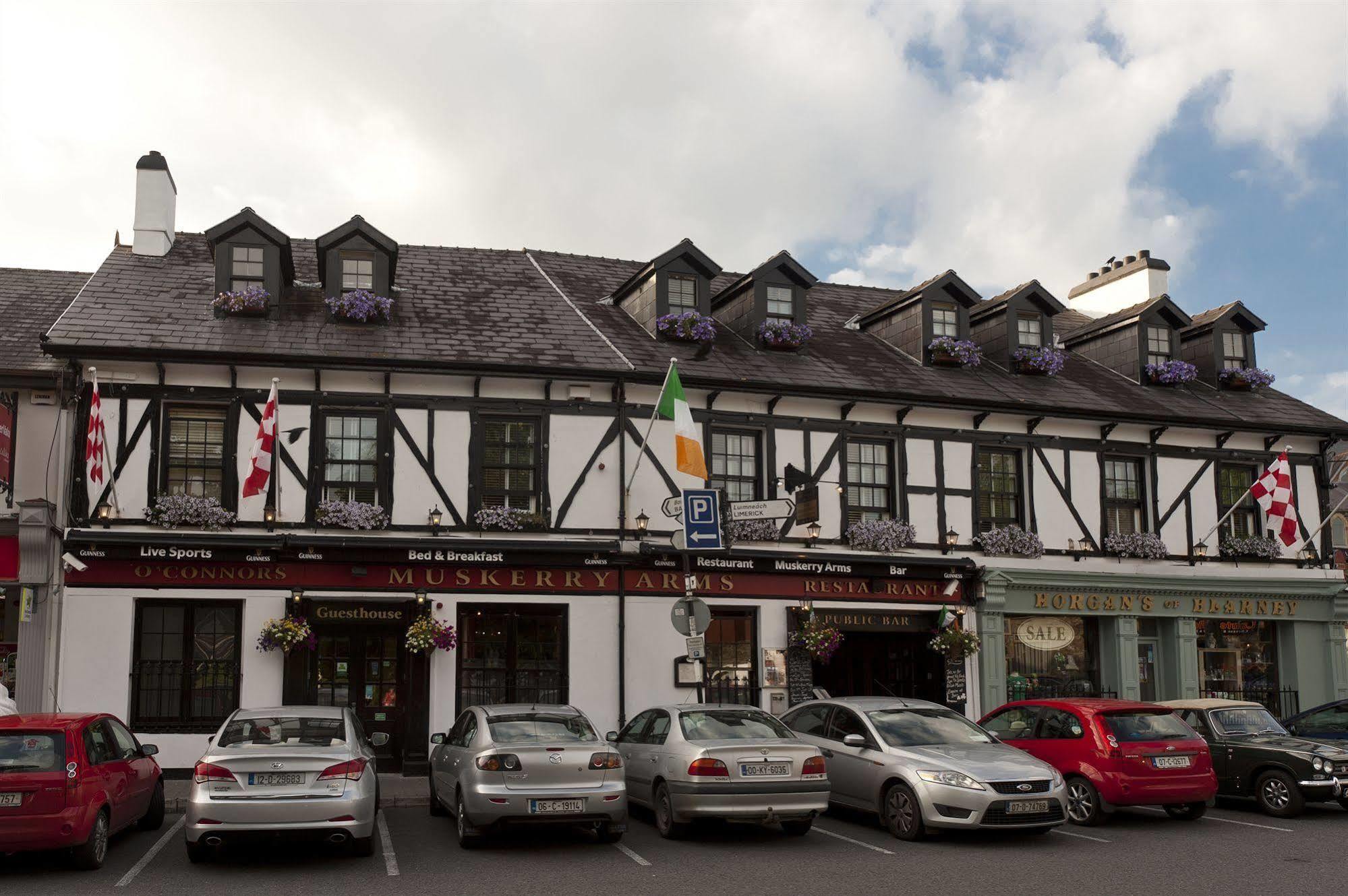 Muskerry Arms Bar And B&B Blarney Esterno foto