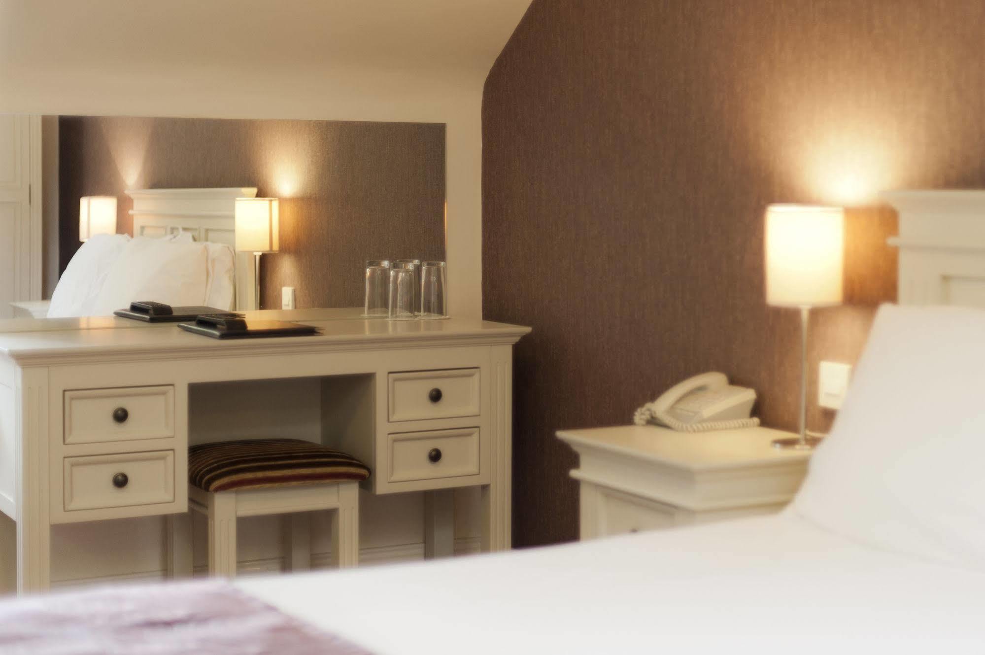 Muskerry Arms Bar And B&B Blarney Esterno foto